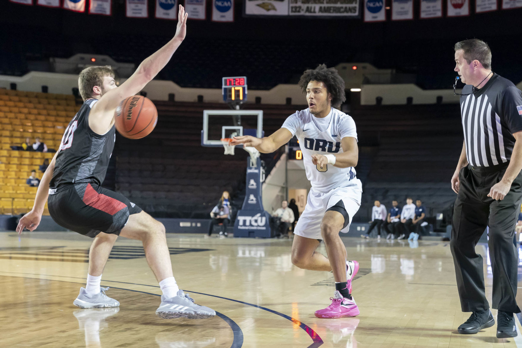 Oral Roberts University faces Omaha - Men's Basketball